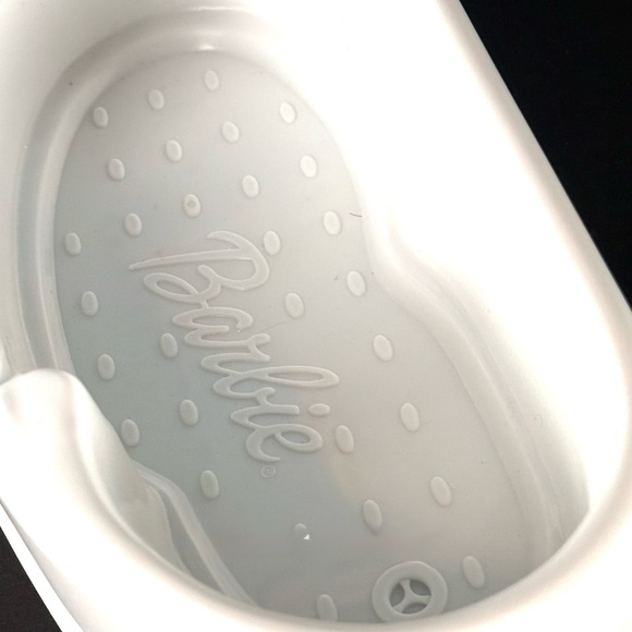 Vintage 2000 Barbie All Around Home Bathroom Playset Blue Shower and White Tub - Picture 3 of 14